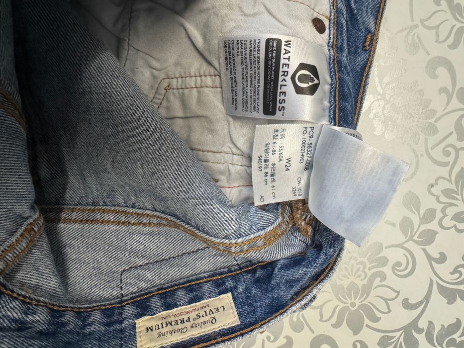 Szoty damskie Levis  24