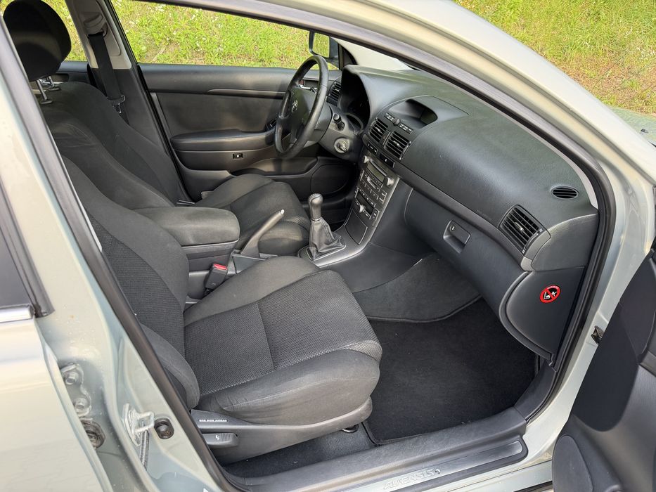 Toyota Avensis 1.8 bezyna ZAMIANA