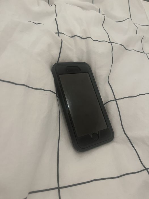 Iphone SE 2022 2 gen z nowa bateria i etui dwustronne otterbox