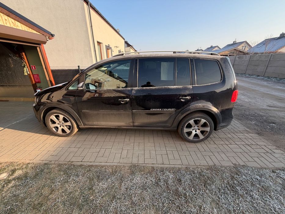 Volkswagen Touran Cross 2.0TDI 140km  7 osob polecam