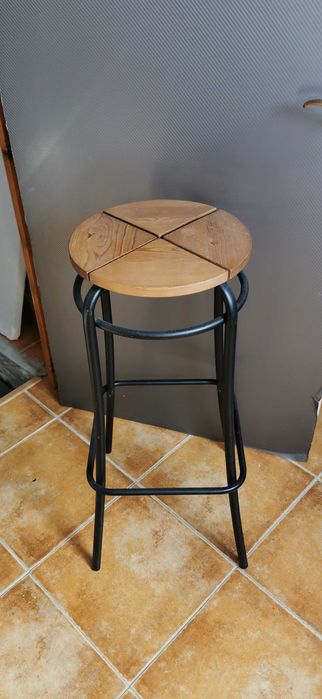 Bancos altos metal e madeira