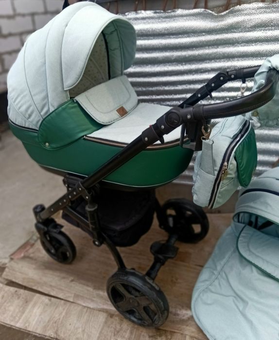 Продам дитячу коляску із 2-х блоків люлька+прогулка Baby Pram.