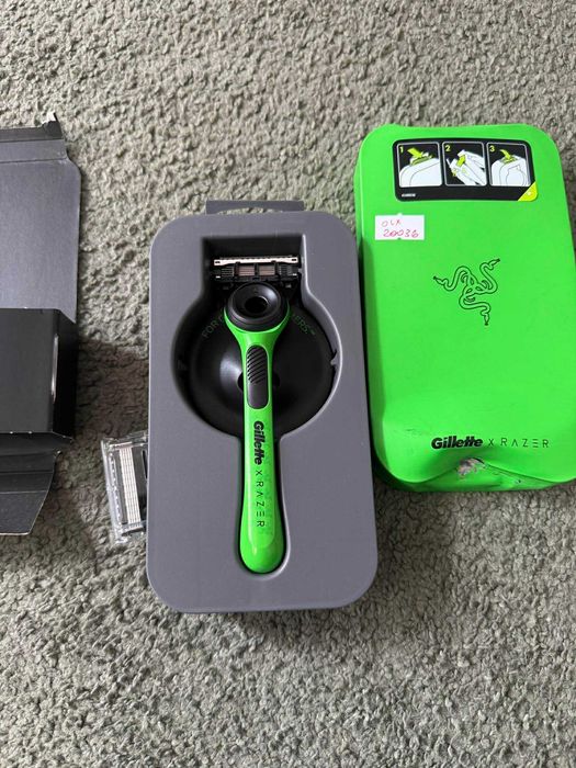 Maszynka Gillette Labs Razer stacja + 2 wkłady 20036(1)