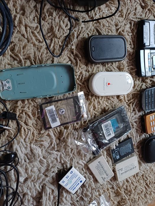 Zestaw GSM różne telefony, akcesoria, IPhone Nokia Samsung Ipaq Hp