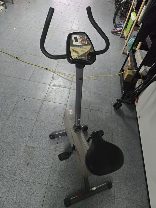 Bicicleta Estática - para dar