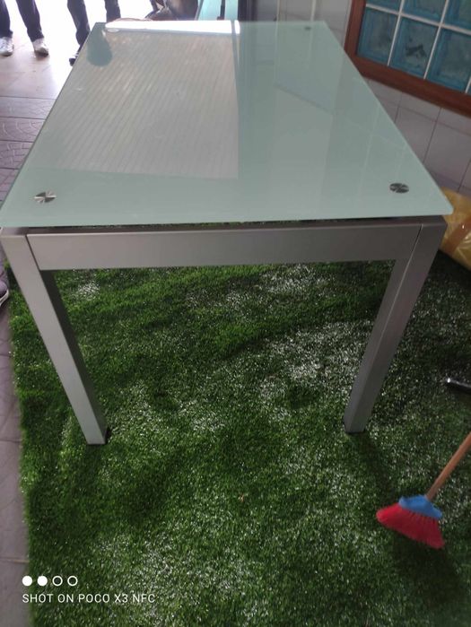 Dining table with glass top64586289663362122