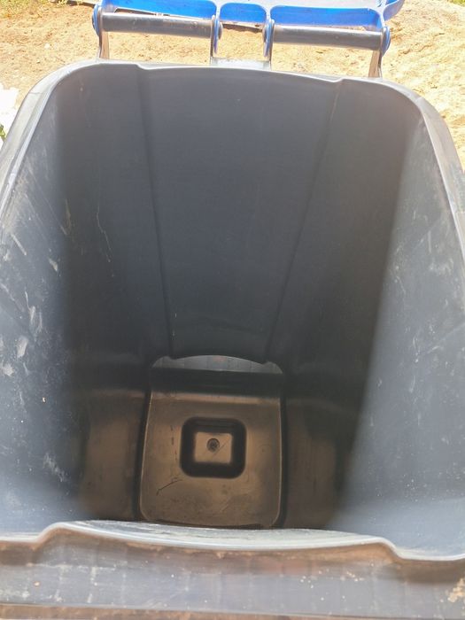 Kosze pojemniki na śmieci 240l NOWE