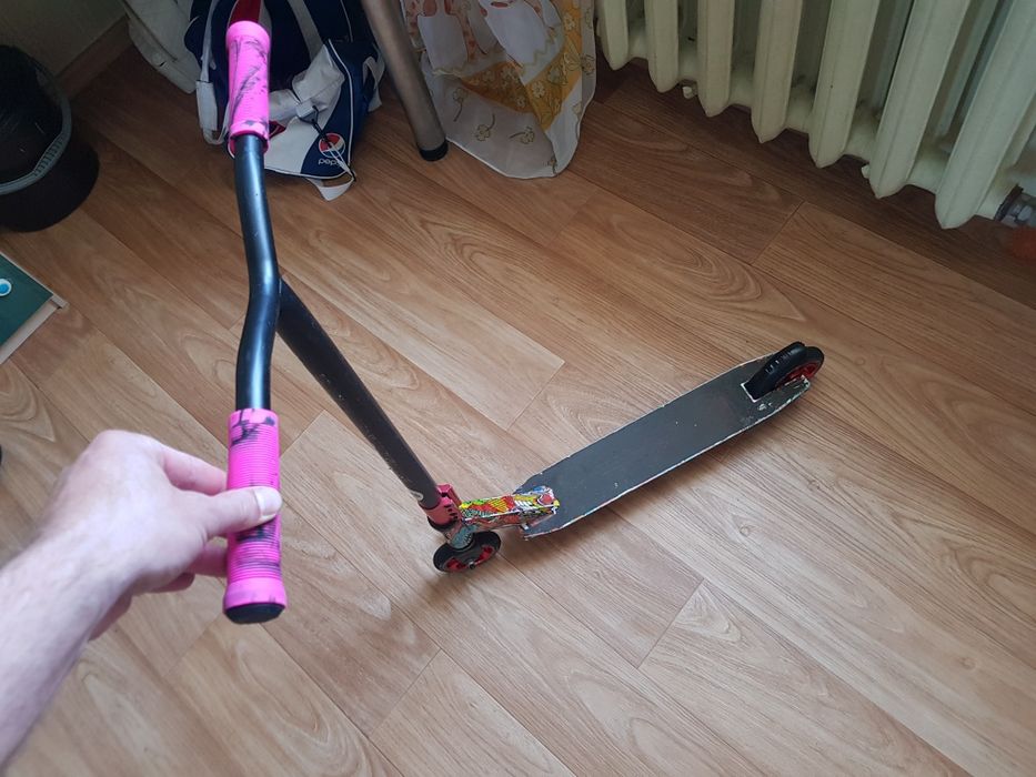 Продам 2 самоката трюковой.