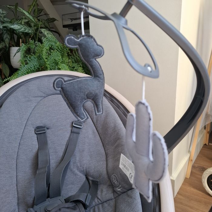 Espreguiçadeira MaxiCosi com música