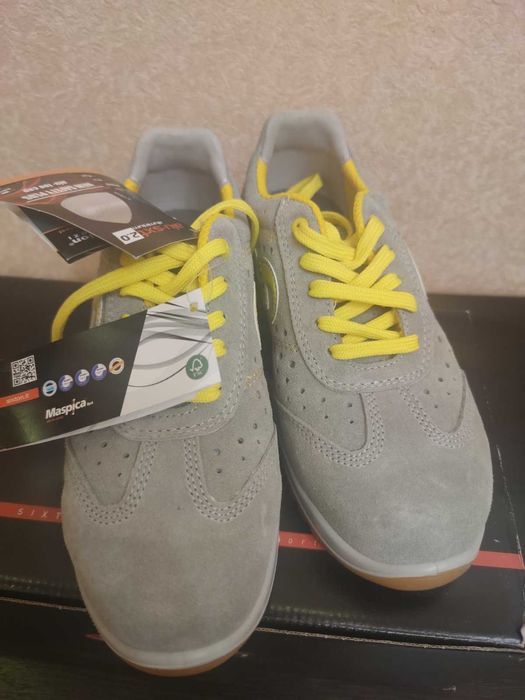 Крутейшие оригинальные итальянские кроссовки Sixton Dance. Новые Р 37.