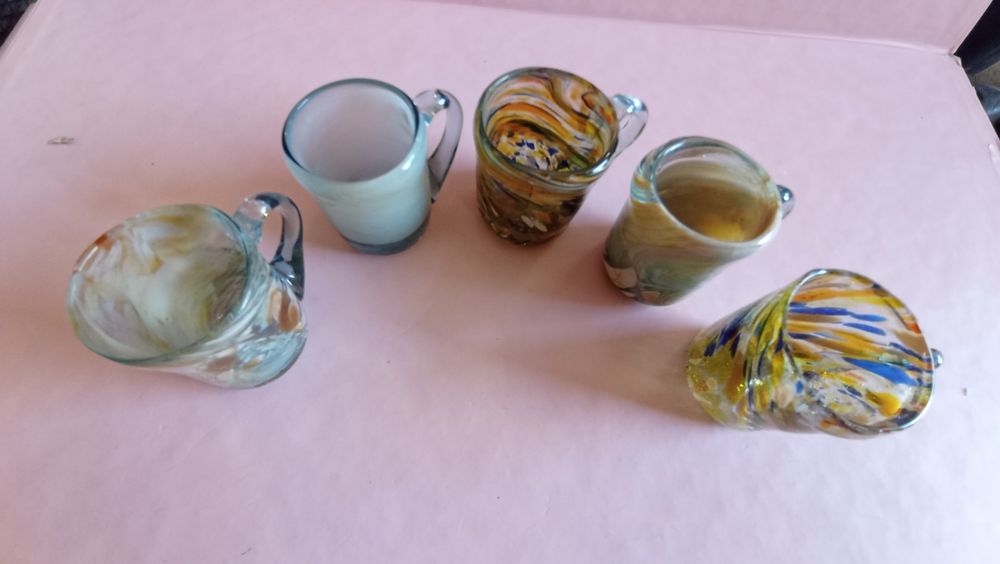 Продам маленькие чашечки из цветного стекла