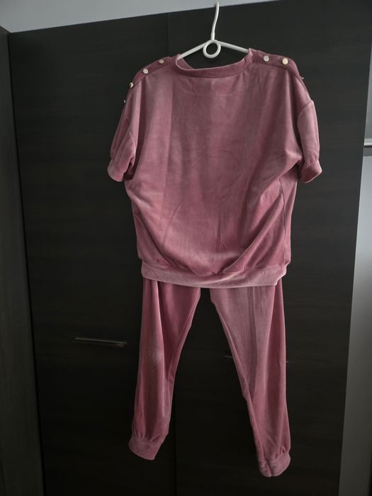 Dres welurowy różowy