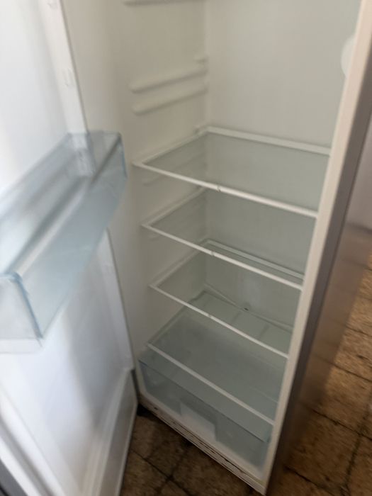 Frigorificos a 90€ pra poder sair rapido