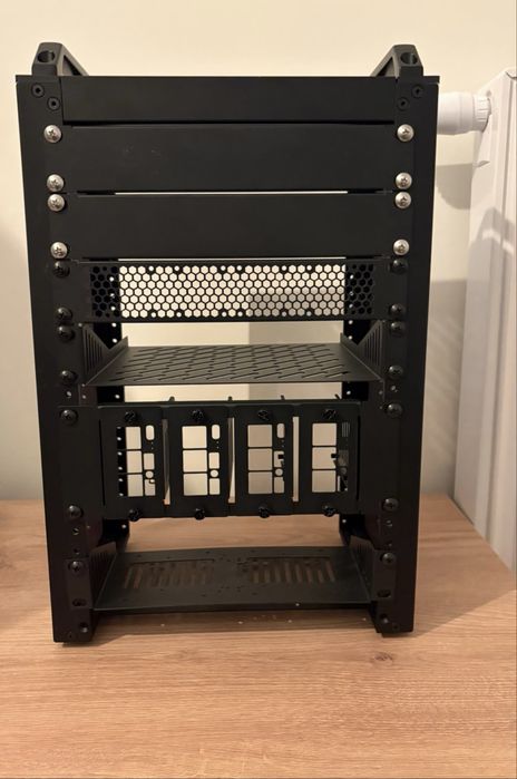 DeskPi RackMate T1 8U 10" + półki / akcesoria Raspberry Pi