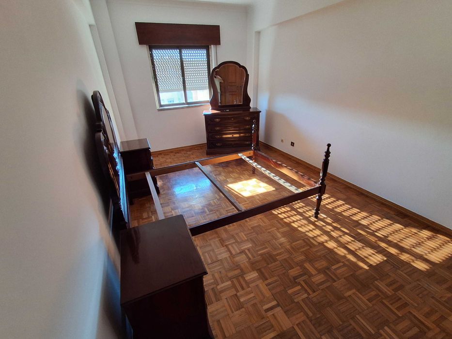 vende-se Excelente Apartamento T2 (95 m²) em Monte Abraão – Ideal para Habitação Própria ou Investimento