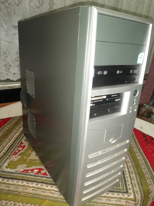 Komputer stacjonarny z Linux, 150 zł.