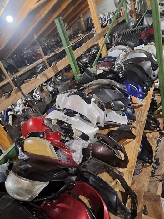 Продам Пластик головы на скутер Suzuki lets honda dio tact lead yamaha jog