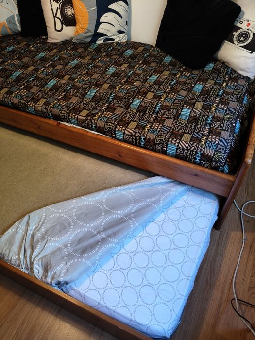 Cama de Solteiro Extensível em Madeira + 2 Colchões