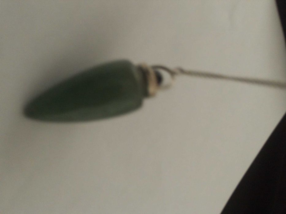 Índia: Pêndulos em pedras semipreciosas