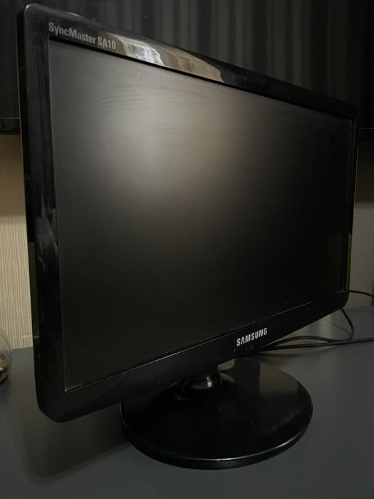 Монітор Samsung SyncMaster SA10.