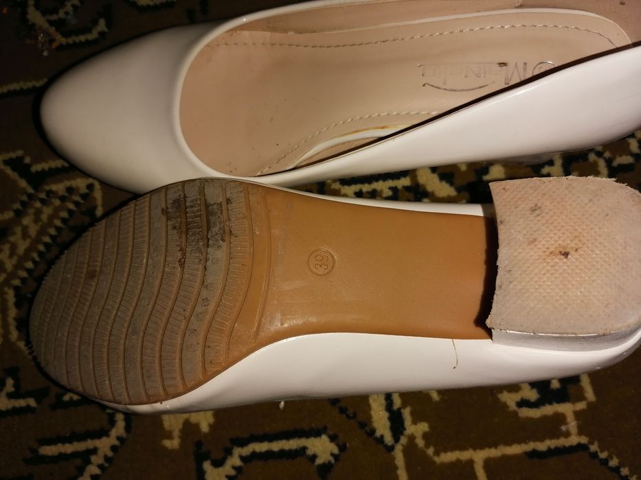 Продам женские туфли