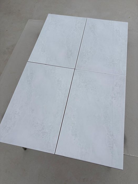 Azulejos Cinza Claro - 25x40 cm - Padrão Ligeiramente Marmorizado
