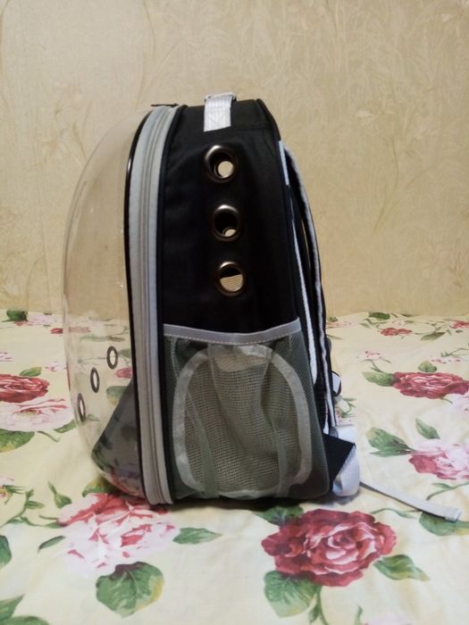 Продам рюкзак -переноску для кота или маленькой собачки.