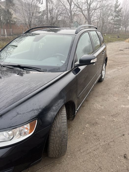 Volvo  v50  2.0 дизель