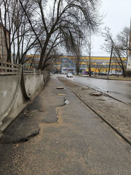 Продаю 1 кімнатну квартиру. Космонавтів. Електронна