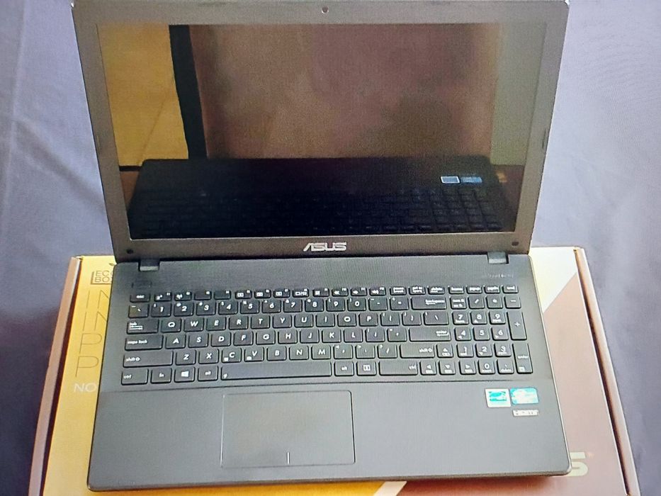 Portátil ASUS X551C ecrã "15,6"