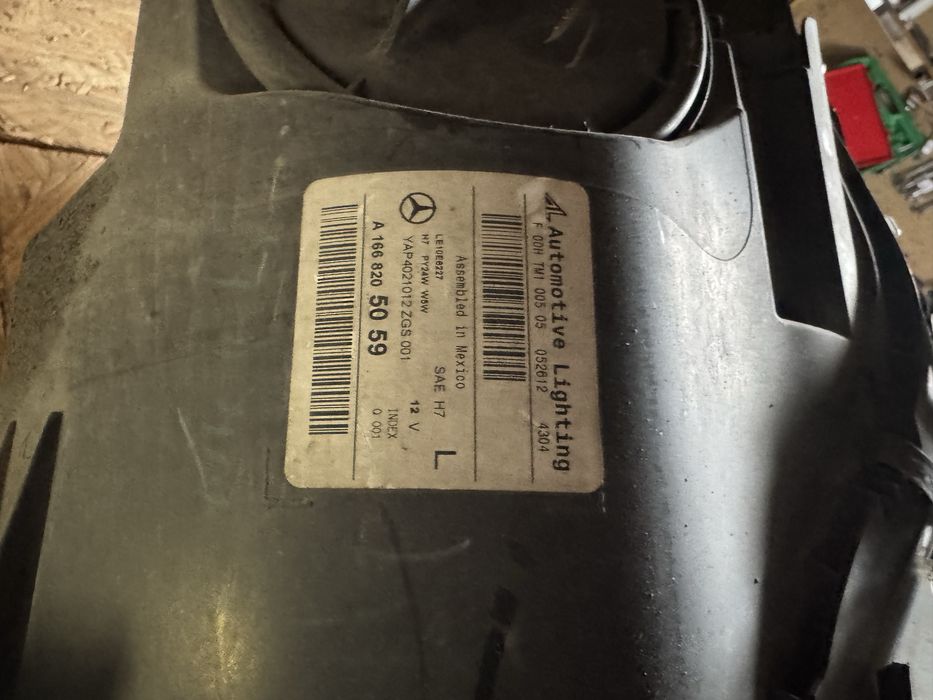 Фара ліва галоген Mercedes W166 ML usa