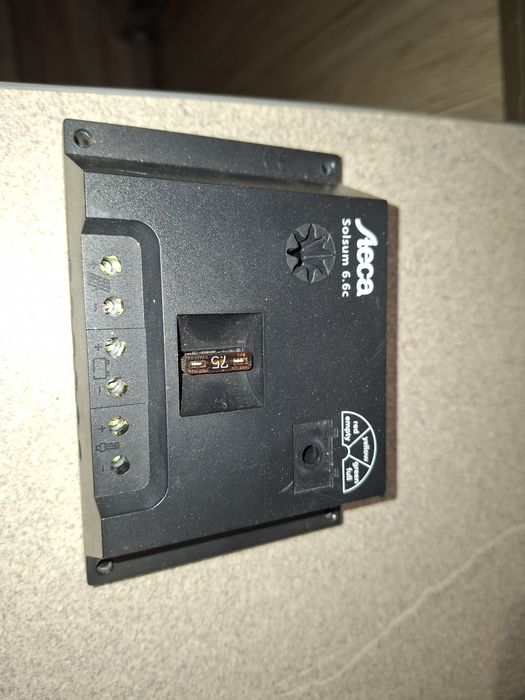 Panel fotowoltaiczny wraz z regulatorem