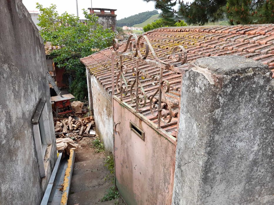 Demolicao, Recolha e limpeza de entulho e lixo de obras armazens etc