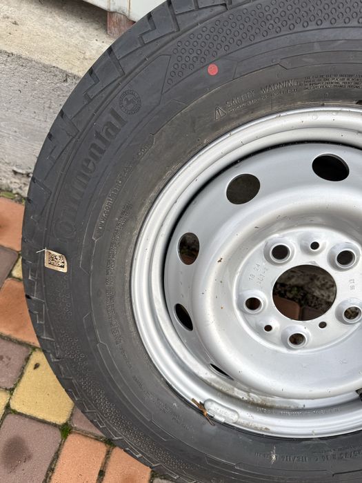 Шина 225/75 R16c з диском одна штука