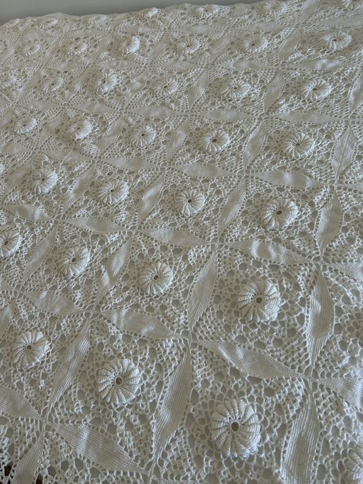 Colcha de renda manual