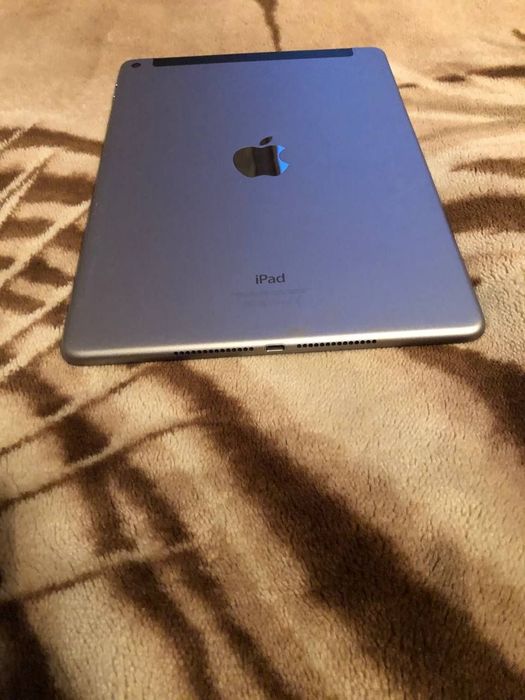 Продаю планшет Apple Ipad Air 2