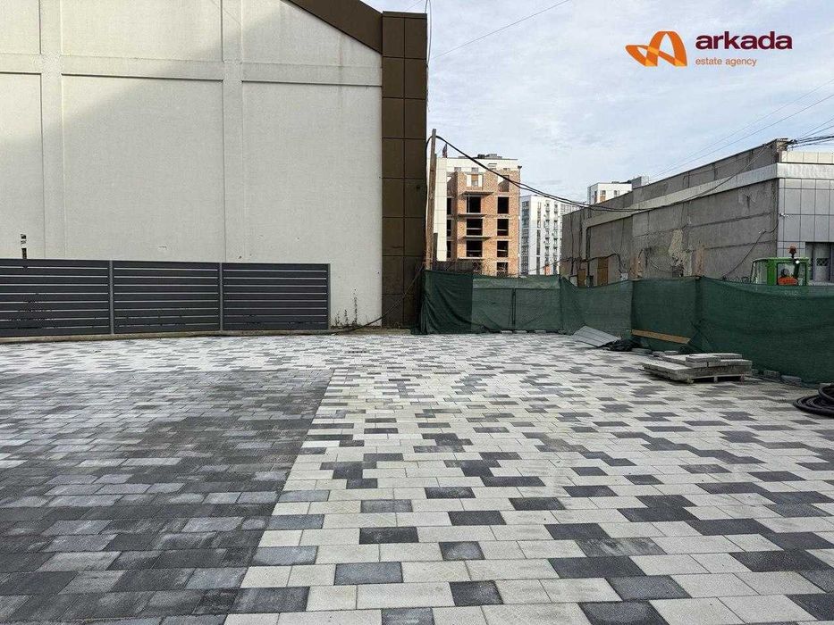 Оренда приміщення біля Сільпо на вулиці Мазепи. 653м2.