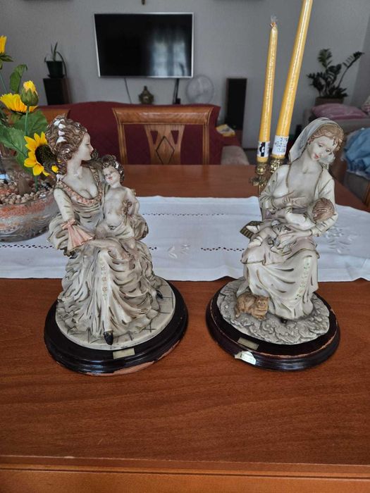 Para de Estatuetas Clássicas