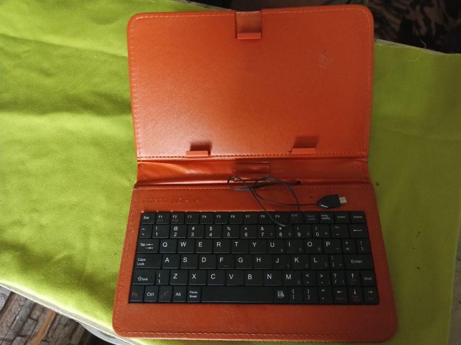Klawiatura do tabletów i telefonu mała