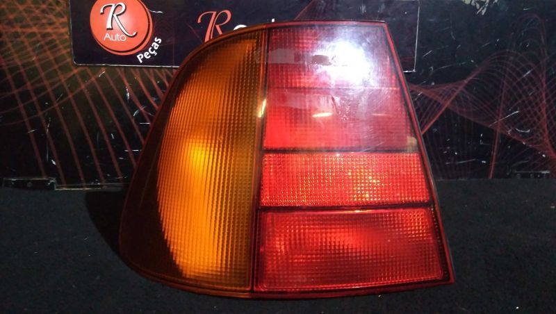 Farolim Stop Esq Volkswagen Polo Classic (6V2)