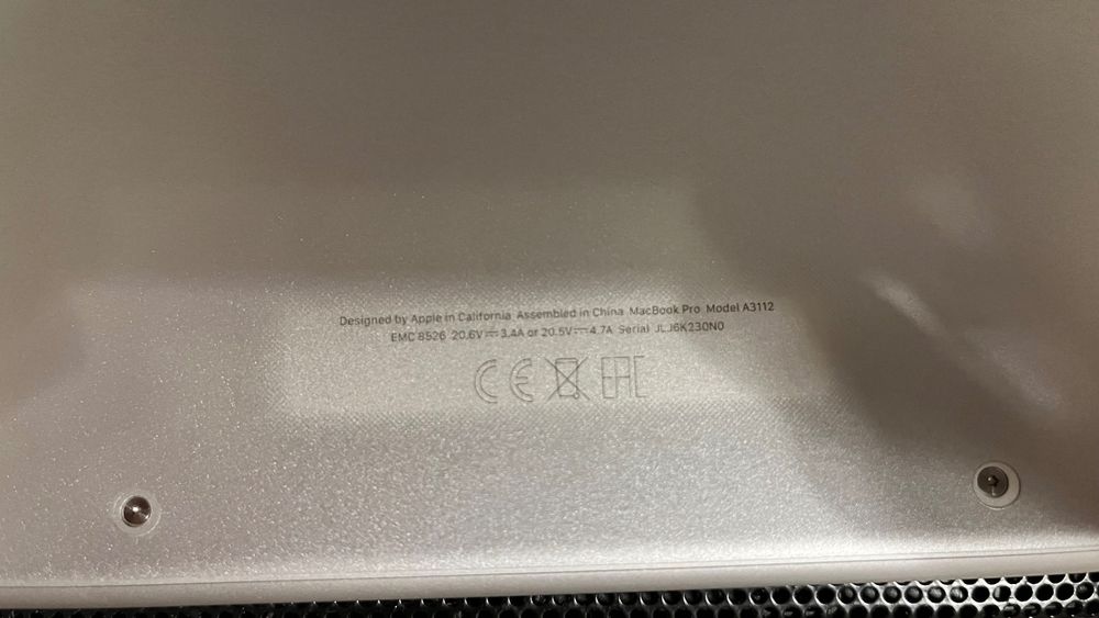 Macbook PRO M4 14 cali 16GB RAM i 512GB dysk