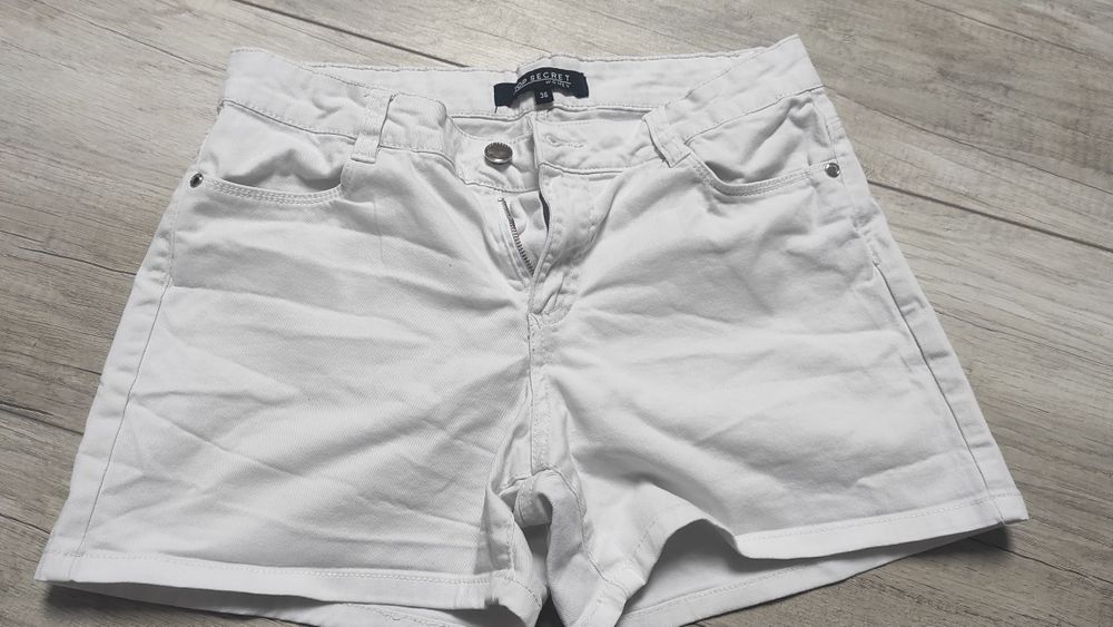 Białe spodenki Top Secret 36