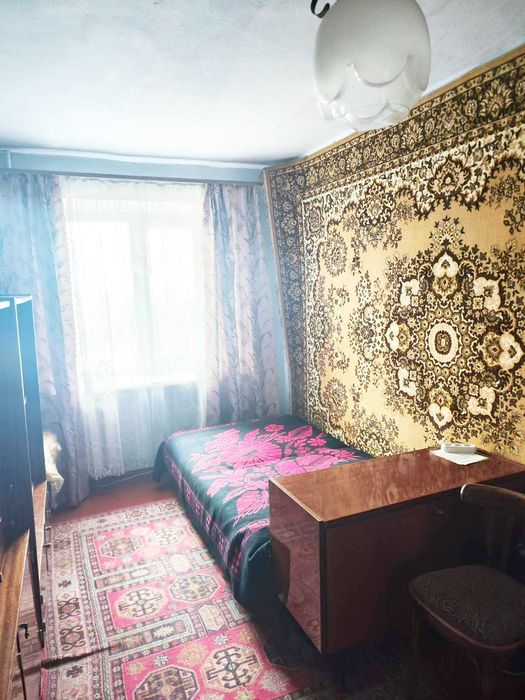 продам 3 кімн кв,3\5 цегла, Інгульский район,поруч кінотеатр Юность