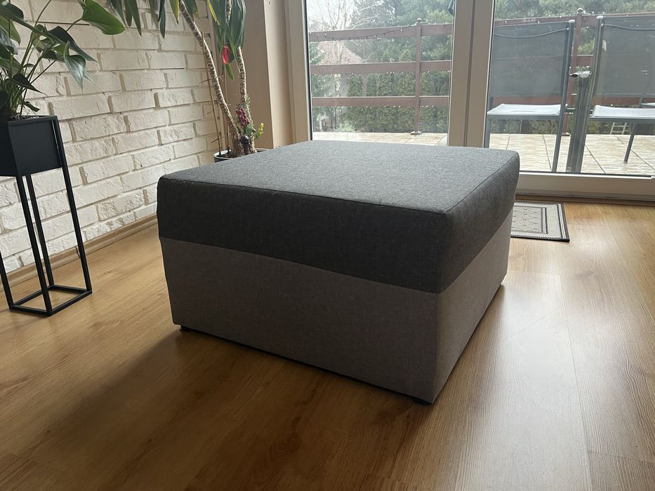 Fotel z podnozkiem w zestawie