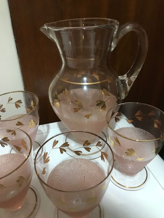 Caneca e copos trabalhados retro