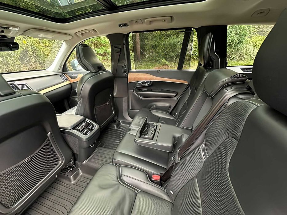 Volvo XC90      2019