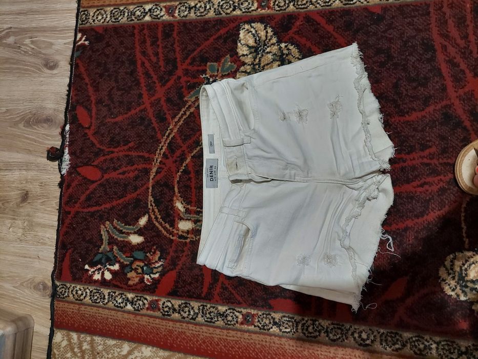 Джинсовы  белые шорты  New Look