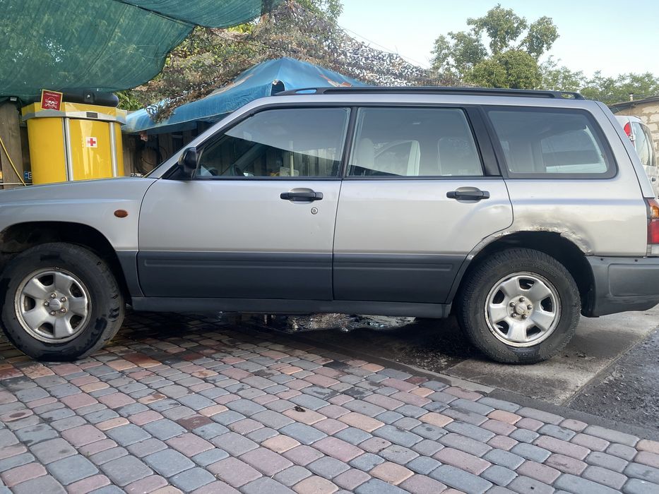 Двері капот скло Subaru forester 1999 року