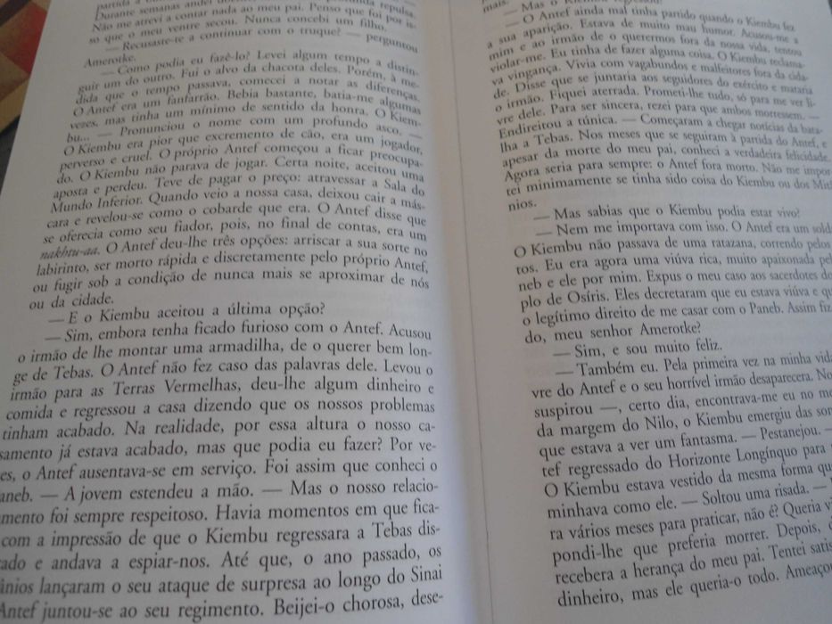 Mortes no Templo de Hórus por Paul Doherty