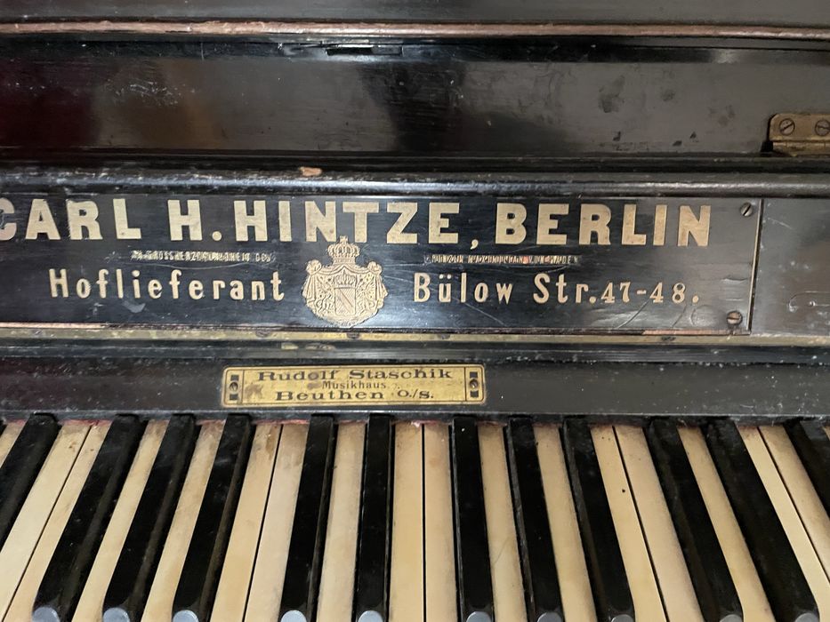 Pianino zabytkowe